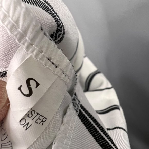 Paper Bag Waist Shorts Striped size S 4 Black White Loose Tie Front Belt Shein - Picture 6 of 6